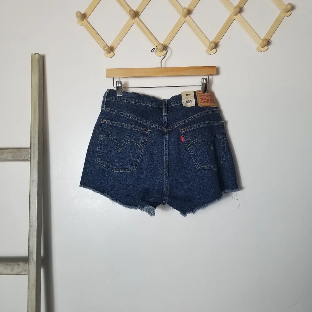 NWT LEVI'S 501 HIGH-RISE BUTTON-UP WOMEN'S SHORTS SIZE 30 WITH FRINGE